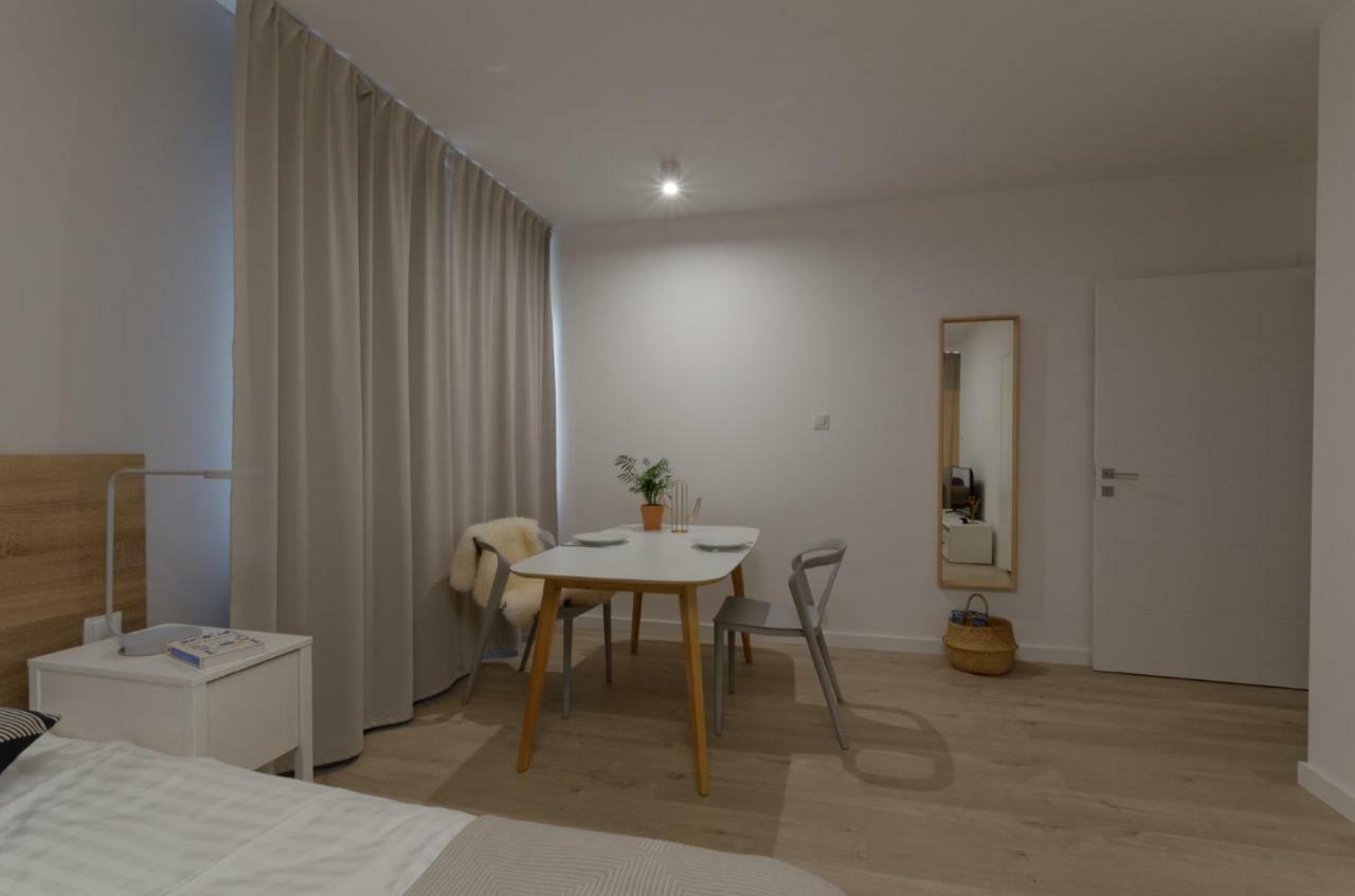 Apple Green Apartments Posen Exterior foto