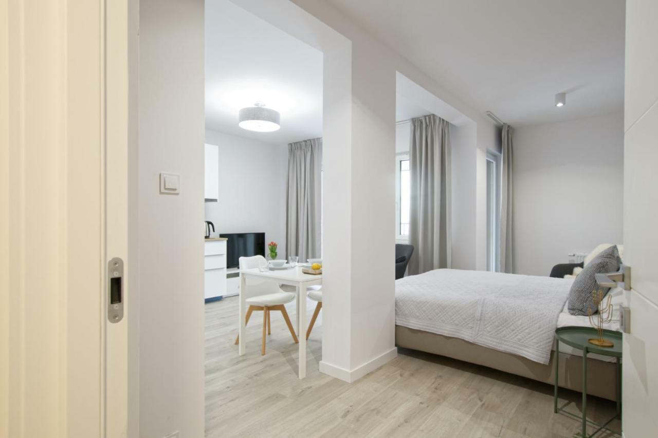 Apple Green Apartments Posen Exterior foto