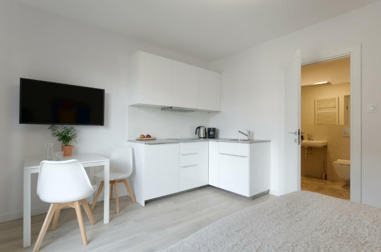 Apple Green Apartments Posen Exterior foto